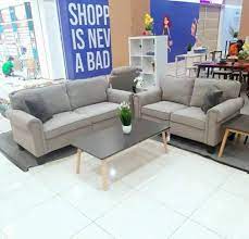 Pemilihan model sofa, serta bahan sofa yang digunakan hendaknya disesuaikan dengan desain interior ruang di mana sofa tersebut hendak anda tempatkan. Sofa Informa 2 3 Seater Langley Sofa Tamu Sofa Ruang Tamu Kursi Tamu Kursi Ruang Tamu Kursi Sofa Lazada Indonesia