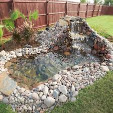 Un effet ruisseau avec une gamme de 8 éléments aux un effet cascade avec deux tailles de pierres en polyester conçues pour se déverser les unes sur les autres de façon ultra naturelle. 1001 Astuces Pour Reussir L Amenagement D Un Petit Bassin De Jardin Chez Soi