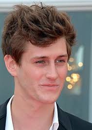 His the best movies are the chorus (2004), hellphone (2007), the red inn (2007), le grand meaulnes (2006) and i'm a sharpener (2013). Jean Baptiste Maunier Wikipedia