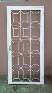 It is made of quality material Correo Jorge Segovia Outlook Metal Doors Design Window Grill Design Modern Door Gate Design