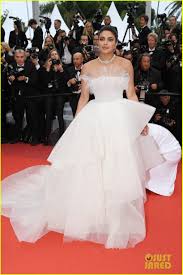 Cannes 2019 Priyanka Chopra Is Wearing A White Tulle Georges Hobeika Gown With Layered Ruffles I Lo Celebrity Dresses Red Carpet Celebrity Dresses Ball Gowns