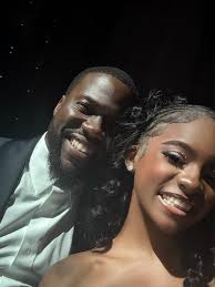 Reunited! I was so happy to see my movie dad, @kevinhart4real last night at  the BET Awards! Time flies, and I can't believe we're the same height now.  🤣 Love you @dopepickwan !