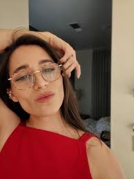 I just felt like sharing these pictures here because I thought I looked  good. 🫠🏳️‍⚧️ : r/lgbt