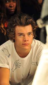 Harry edward styles (born february 1, 1994) was a member of one direction along with liam payne, louis tomlinson, zayn malik and niall horan. Pin By Lydia Basurto On Boys Harry Styles Cute Harry Styles Wallpaper Harry Styles Pictures