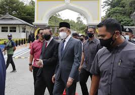 Malaysia's lawmakers must submit their choice of a new prime minister to the palace by 4 p.m. Rv5fjxbdgmlnzm