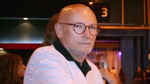He spent much of his life in diplomatic service abroad. Muere Carlos Garcia Calvo Periodista Especializado En Moda