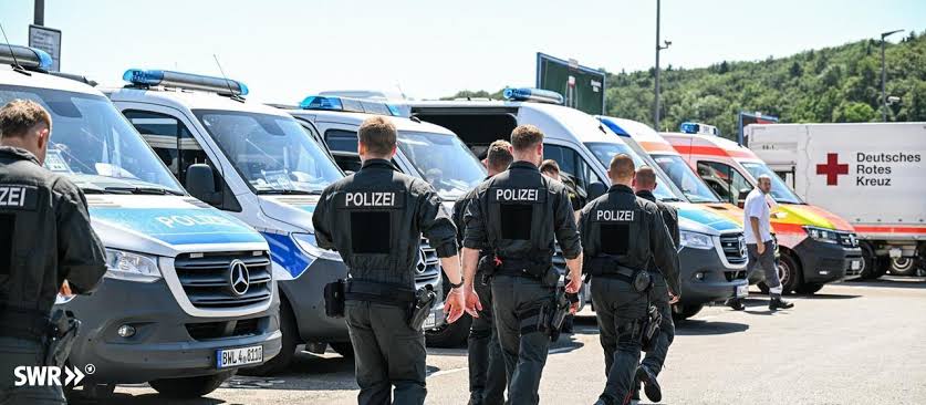 Baden-Württemberg: Groß angelegte Suche nach vermisstem Säugling: Baby in  Renningen tot aufgefunden | tagesschau.de