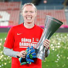 @atletifemenino goalkeeper @hedvig_lindahl joins martin this evening on the #askmartingk show which kicks off at 7pm uk a. Hedvig Lindahl Facebook