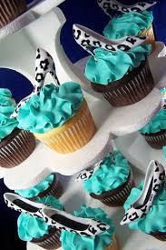 Pin By Mina Markham On Cup Cake Decorating Diva Cakes Diva Cupcakes Fun Cupcakes