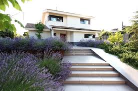 Idee Amenagement Jardin Devant Maison 50 Idees Pour La Devanture Amenagement Jardin Devant Maison Amenagement Jardin Idee Amenagement Jardin