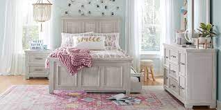 It's easy to build a design around a white bedroom set for girls. Girls Twin Size Bedroom Sets
