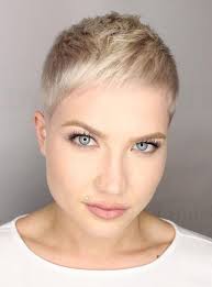 Let's see how many short hairstyles for thin and fine hair fot round faces listed below. 20 Short Hairstyles For Round Faces And Thin Hair Short Hair Models