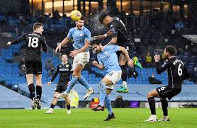 Tebak pemain sepak bola menggunakan 4 gambar sebagai petunjuk, di mana anda harus menebak nama pesepakbola dari 4 gambar. Pemain Bola Sepak Mesti Mengubah Pemikiran Mengenai Kecederaan Otak Kata Pegawai Kesatuan Sukan