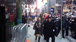 Find the perfect paula faris stock photos and editorial news pictures from getty images. Pregnant Abc News Correspondent Paula Faris Leaving Gma Studios In Nyc Youtube