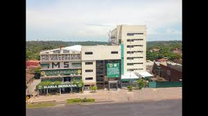 This building is further enhanced by having an 84' setback from the road, a rarity in grand cayman today. Bienvenido Universidad Maria Serrana