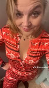 If I did an intro post it was ages ago so let's reintro. Lisa, late 40s,  ofallon/lake St. Louis area. I like to have a good time, dance, workout and  trying to