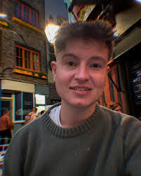 Jamie Lowe's Instagram, Twitter & Facebook