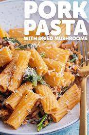 This Pork Pasta Is Made With Ground Pork Spinach And Dried Mushrooms For A Rich Hit Of Umami Sprinkled With Plen Pork Pasta Ground Pork Recipes Pasta Recipes