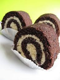 Con Il Termine Swess Roll Si Intende Un Dolcetto Costituito Da Un Sottile Tipo Di Pan Di Spagna Cotto In Una Teglia Rettang Dolcetti Tipo Di Pane Pan Di Spagna