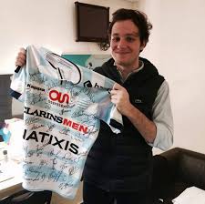 Merci à toute l'équipe du Racing 92 & merci à l'ami Henry Chavancy pour ce  beau cadeau de fin de concert ! ______ #AllezRacing ✌