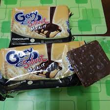 Hallo semuanya kali ini saya akan membuat puding chocolatos lapis gery saluut malkist susu, puding chocolatos ini sangat enak dan lembut, cara membuat. Gery Saluut Malkist Food Drinks Packaged Snacks On Carousell
