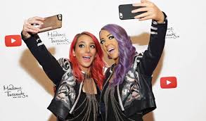 / tj uː ˈ s ɔː d z /, us: Madame Tussauds Debuts Jenna Marbles Wax Figure In Nyc Selfies Ensue