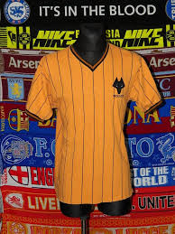 Wolves are common to all parts of the northern hemisphere. Wolverhampton Wanderers Retro Replicas Fussball Trikots 1986