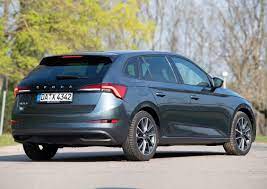 You get a lot of car for the money (obvs) and the size of the car looks like this: Skoda Scala Anwarter Auf Den Golf Platz Ace