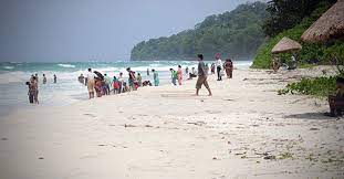 It offer spectacular views of the bay of bengal from the valentine rooms offer views of the blue ocean on one side, and ross island on the other. Hotels In Port Blair Book Hotel Online Sinclairs Bayview Port Blair India