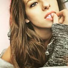 Lily Roche's Instagram, Twitter & Facebook