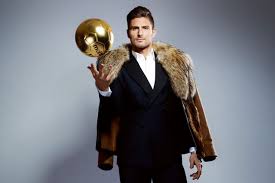 Eric giroud is a specialized designer in the field of watch design, consultancy and art direction. 5 Footballers Who Could Pass Off As Models Featuring Manchester United S Midfield Genius Page 3 Of 3 Soccersouls
