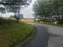 Tragikomedie z pera zdeňka svěráka z roku 1985 se dostala do užších nominací na oscara. Vesnicko Ma Strediskova Vjezd Do Jzd Filmova Mista Cz