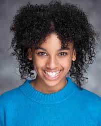 Elise Blake's Instagram, Twitter & Facebook