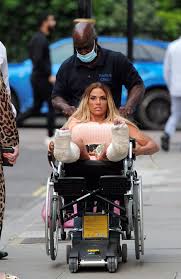 Premium dental turkey offers premium quality dental treatments at affordable prices in turkey. Katie Price Won T Walk For Six Months After Breaking Both Feet