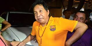 Jorge oñate (born march 31, 1949), in the town of los robles la paz, near the city of valledupar in northern colombia, is one of the most renowned singers and composers of the vallenato musical genre. A Mi Ni Me Quita Ni Me Pone Grabar Con Silvestre Diomedes Diaz El Heraldo
