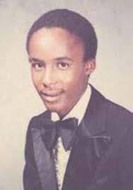 NICHOLLS AWARDS DIPLOMAS TO RECORD NUMBER OF GRADUATES