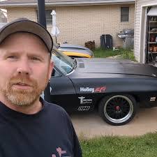 Travis Busick's Instagram, Twitter & Facebook