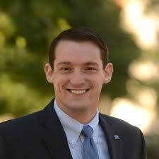 Takeaway: Handwritten notes matter. This might be my one of my favorite  items I've collected over the last 6 years. Not the pic but the thank you  note. Might have even kept