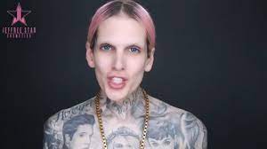Which is why we took a minute to sit down (without 5 fluffy pomeranian dogs running around our ankles), to make a definitive guide to every single makeup product that jeffree. Dan On Twitter Jeffree Star Without Makeup