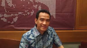 Mulai dari hakim mk, hingga. Tanggapi Prof Edward Omar Sharif Hiariej Refly Harun Mk Tak Berguna Jika Pemikiran Saksi Ahli 01