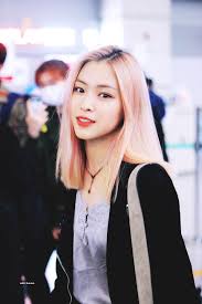 Off Beat On Twitter Itzy Pink Hair Kpop Girls