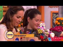 Como Hacer Pan De Muerto Panaderia Mexicana Recetas Mexicanas Yuri De Gortari Cocina Identidad Youtube Pan De Muerto Cocineros Mexicanos Recetas Mexicanas