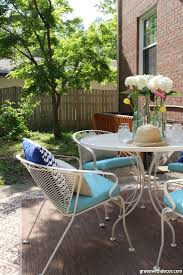 How To Paint Metal Patio Furniture Green With Decor Patio Furniture Makeover Metal Patio Furniture Patio Decor