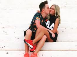 Dagi bee is a famous german 'youtuber' and actor. Dagi Bee Hochzeit Das Erste Hochzeitsfoto Ist Da Starzip
