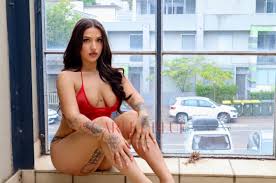 Georgia Foxy independent private escort - Scarlet Blue