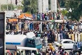 Οι ταλιμπάν άρχισαν να μπαίνουν στην καμπούλ. Afganistan Dyo Nekroi Polites Apo Pyra Talimpan Panw Apo Deka Oi Traymaties Eidhseis Nea To Bhma Online