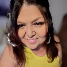 Ida Rosales's Instagram, Twitter & Facebook