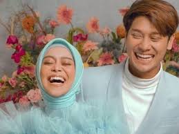 Begitulah potret tampilan baju yang dikenakan oleh lesty saat pertama kali audisi d'academy tahun 2013 silam. 8 Potret Terbaru Prewedding Lesti Kejora Dan Rizky Billar Tema Biru Muda Dan Bahagia Berbagi Tawa Diadona Id