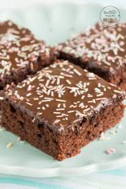 Saftiger Schoko Blechkuchen Rezept Schokoblechkuchen Schokoladen Kuchen Und Schokoladen Blechkuchen