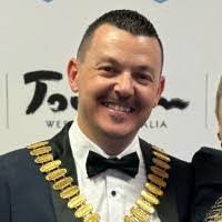 Jeffrey Munn's Instagram, Twitter & Facebook